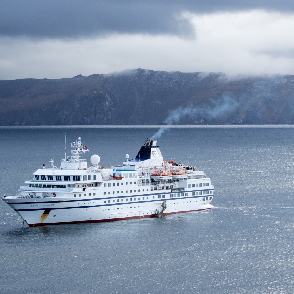 expedition ship